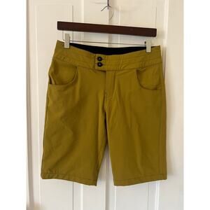 Kavu women’s walk along Bermuda shorts size 4 green biking hiking travel stretch